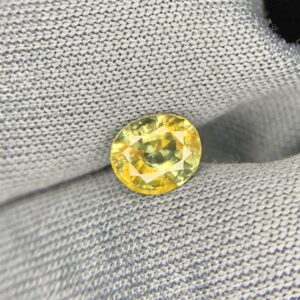Gorgeous Green Natural Sapphire 2.10 Carat's Oval Stone