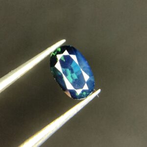 Natural Mesmerising Party Color Oval Sapphire 2.30 Carat's Stone